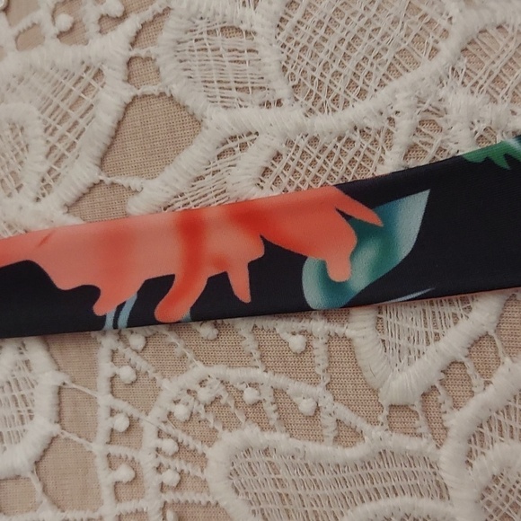 COCOSHIP Retro 50's Floral Halter Bikini Top - Picture 3 of 11